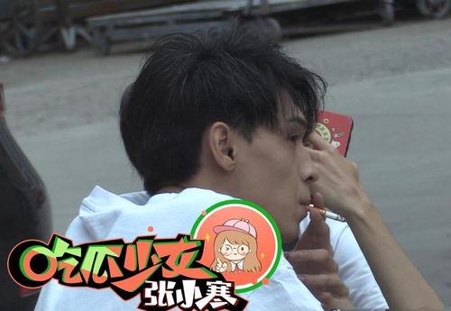 网友爆料秦霄贤视频,网友热议背后的真相揭秘