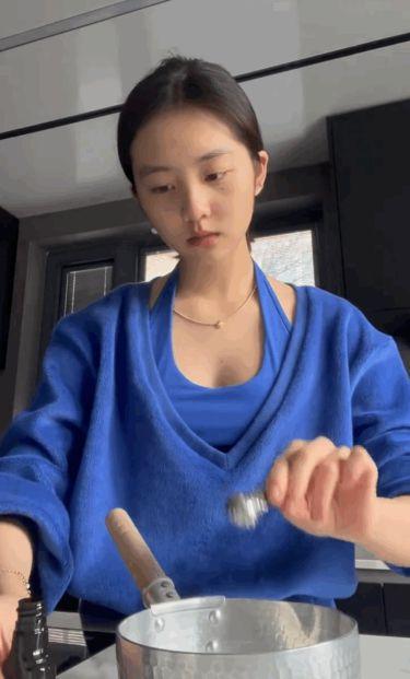 黄磊大女儿的爆料视频,温馨瞬间引网友热议 第3张 黄磊大女儿的爆料视频,温馨瞬间引网友热议 第3张